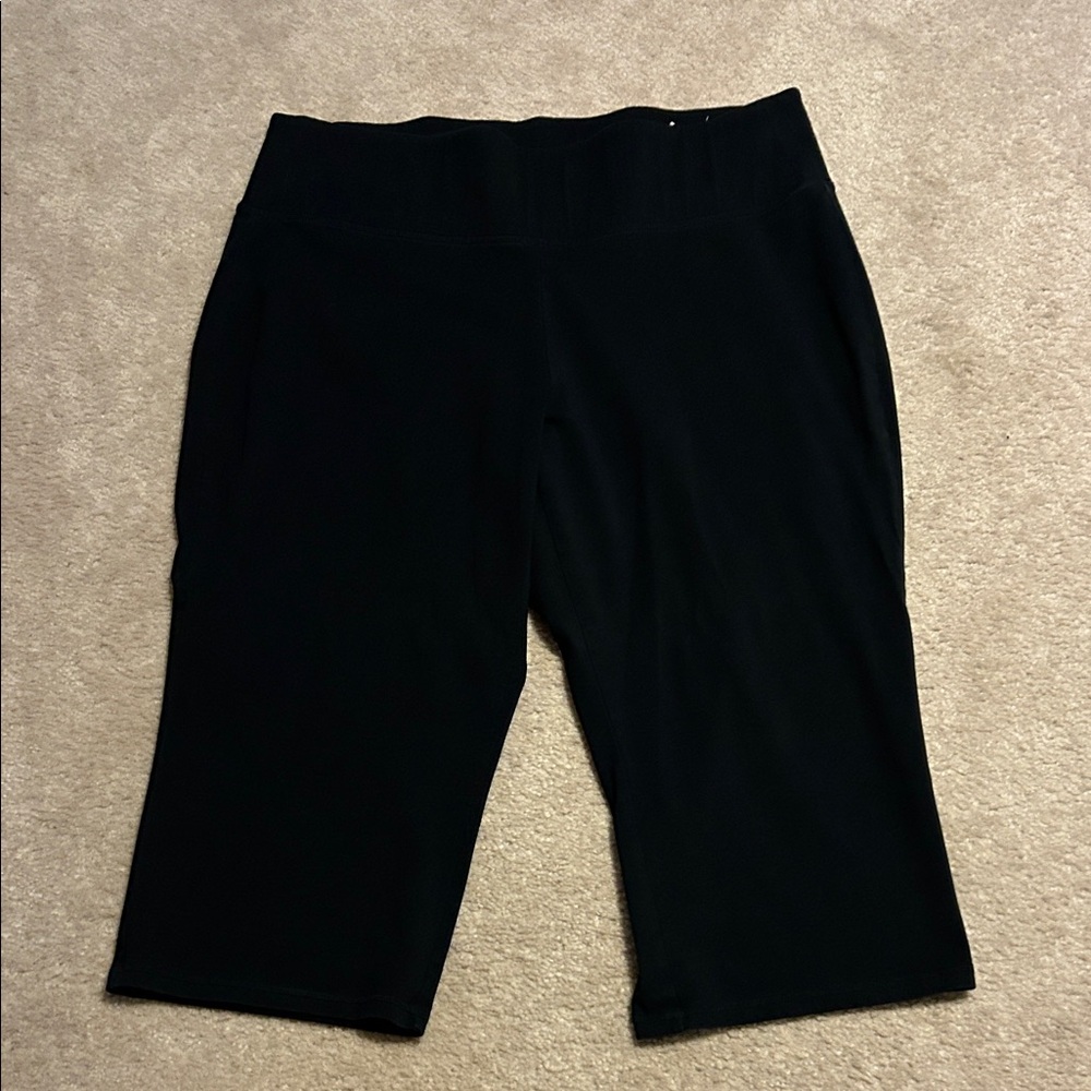 Livi Active Black Capris